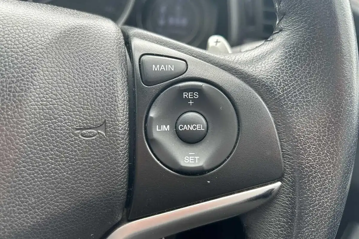 2019-honda-jazz-13-i-vtec-ex-cvt-big-24