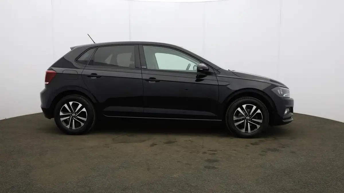 2021-volkswagen-polo-10-united-big-44