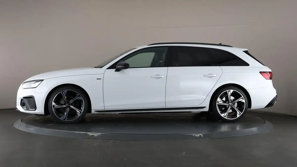2022-audi-a4-avant-20-35-tfsi-black-edition-s-tronic-big-38