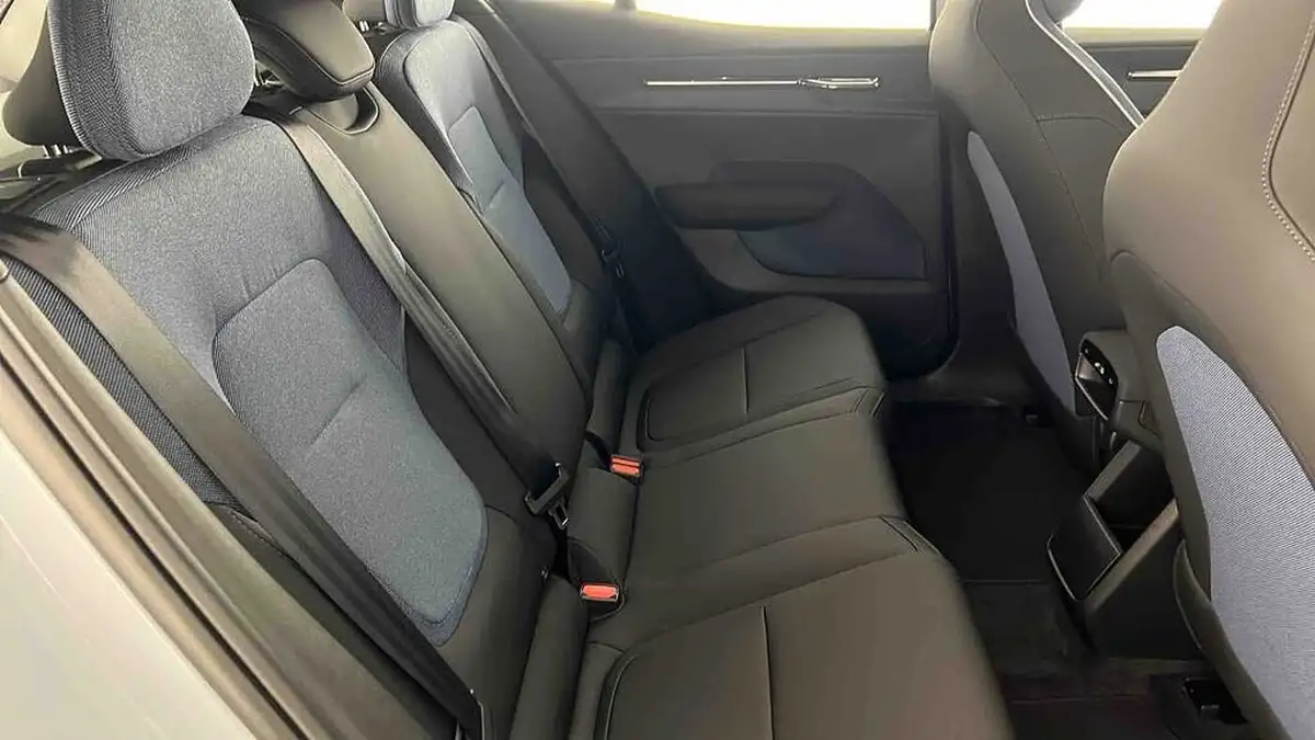 2024-volvo-ex30-e-single-motor-plus-big-13