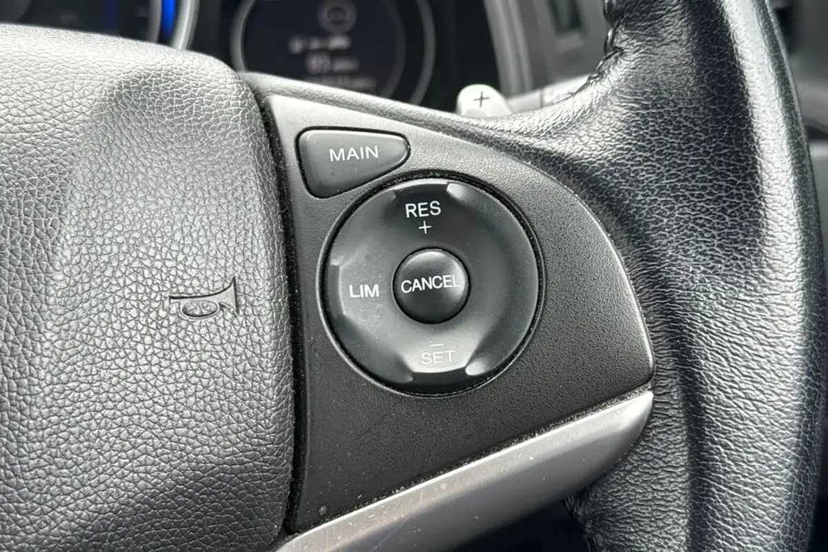 2018-honda-jazz-13-i-vtec-ex-navi-cvt-big-34