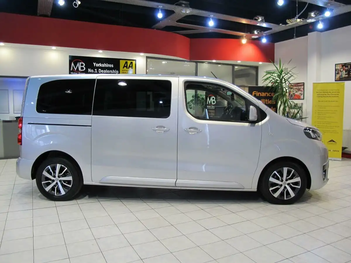 2019-toyota-proace-verso-20d-family-150ps-l1ss-big-1