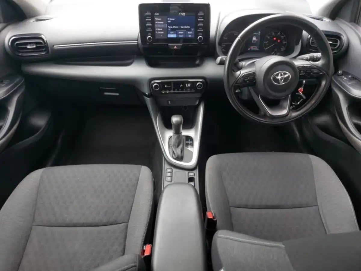 2022-toyota-yaris-15-vvt-i-icon-big-2
