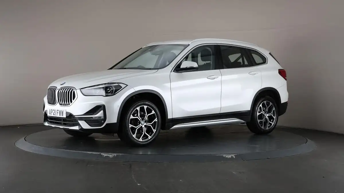 2021-bmw-x1-20td-sdrive18d-xline-big-43