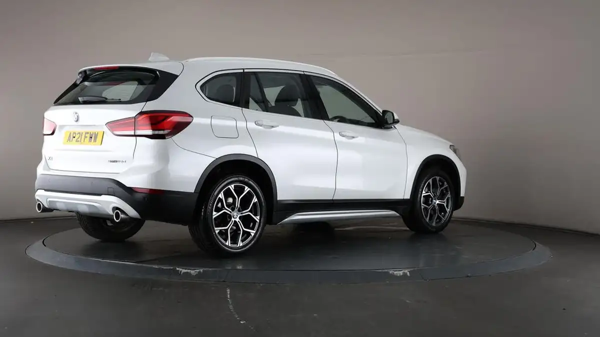 2021-bmw-x1-20td-sdrive18d-xline-big-67