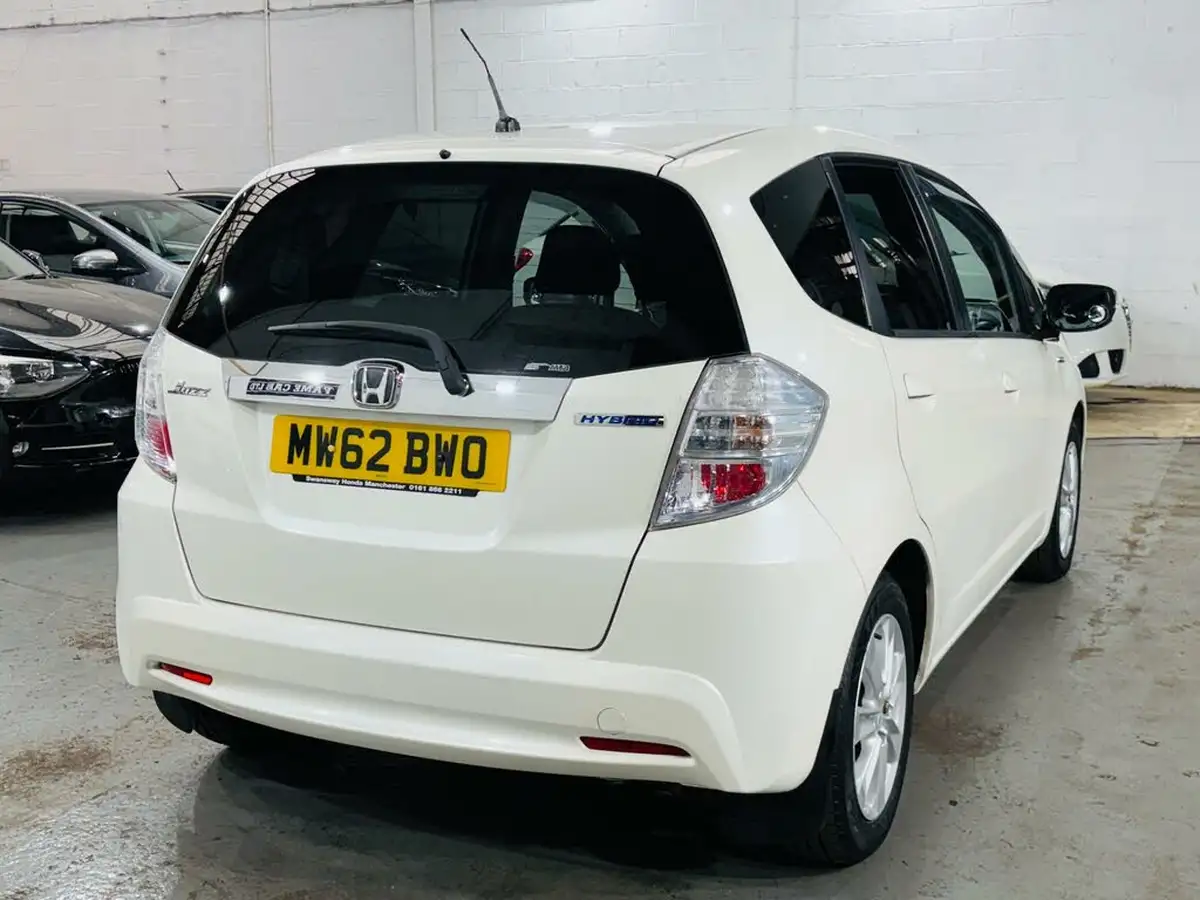 2012-honda-jazz-13-hs-big-4
