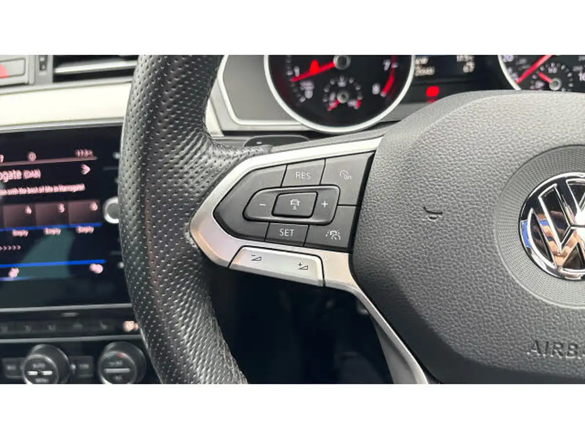 2020-volkswagen-passat-15-tsi-r-line-saloon-4d-dsg-big-16