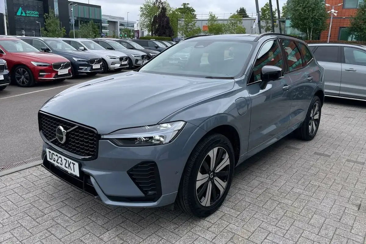 2023-volvo-xc60-20-b5-plus-big-10