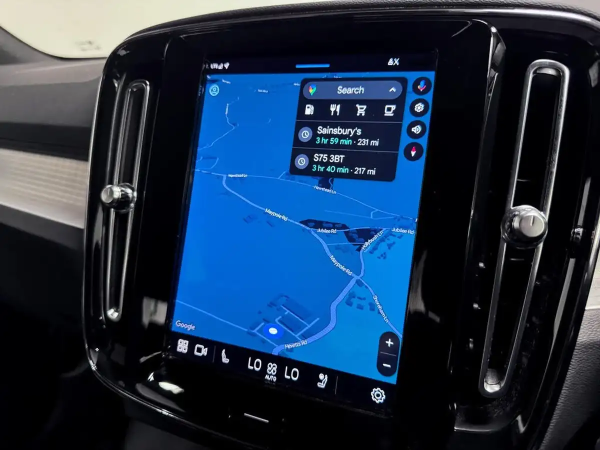 2023-volvo-xc40-20-b3-plus-big-43