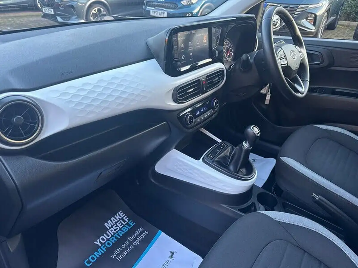 2021-hyundai-i10-10-premium-big-1