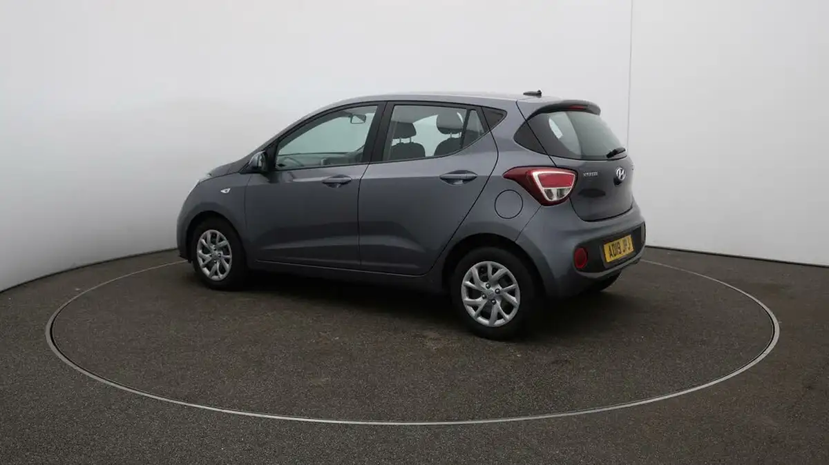2019-hyundai-i10-10-se-67ps-big-25