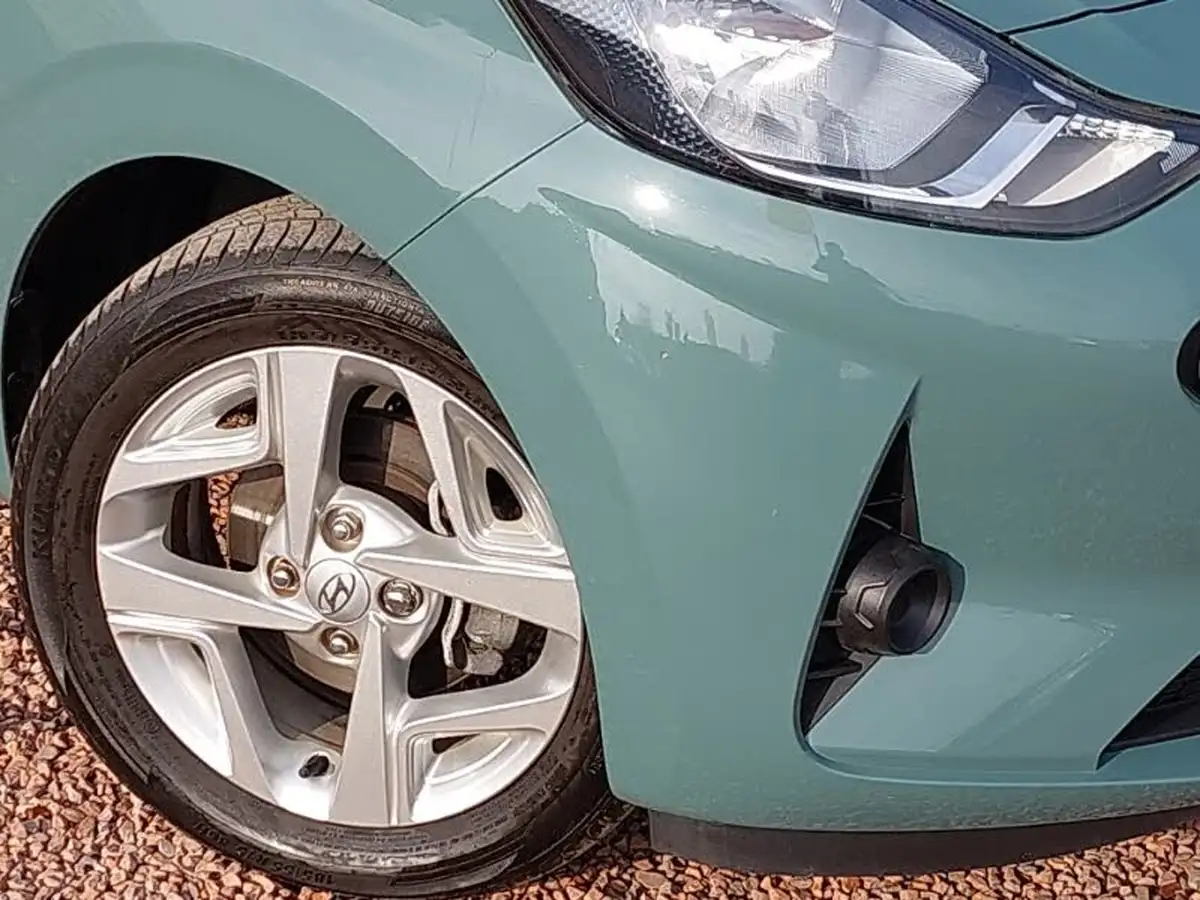 2023-hyundai-i10-12-se-connect-auto-big-8
