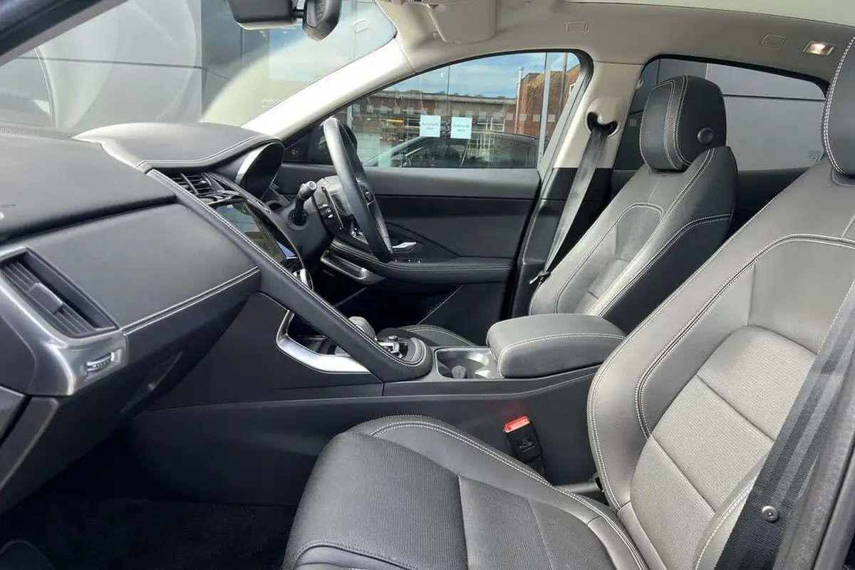 2023-jaguar-e-pace-20-d200-r-dynamic-se-black-big-33