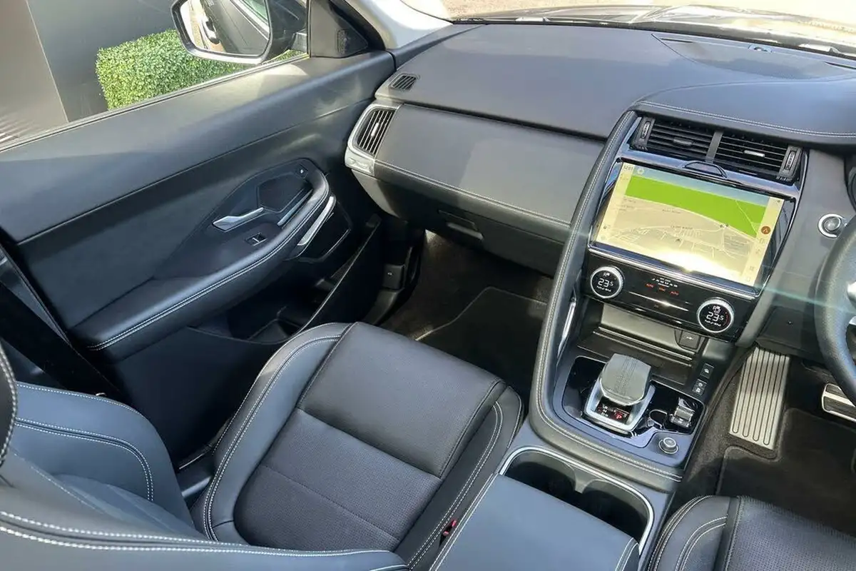 2023-jaguar-e-pace-20-d200-r-dynamic-se-black-big-37