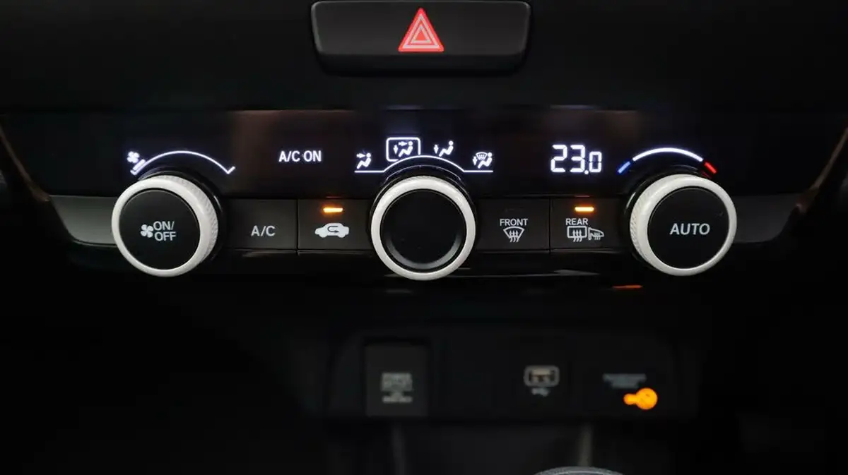 2022-honda-jazz-15-i-mmd-se-109ps-big-12