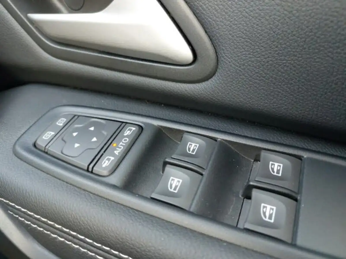 2023-dacia-duster-09-tce-journey-big-16