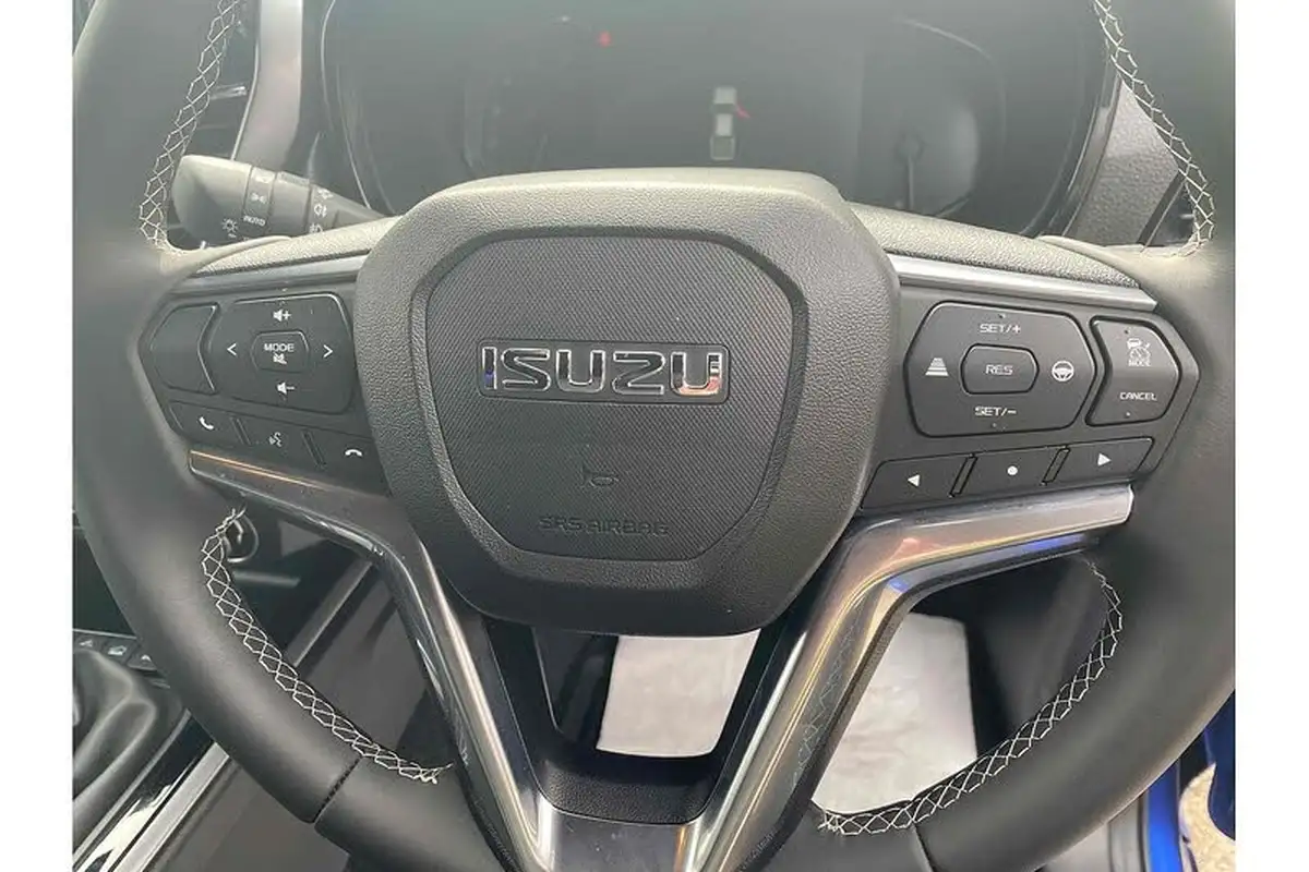 2024-isuzu-d-max-19td-dl40-big-8
