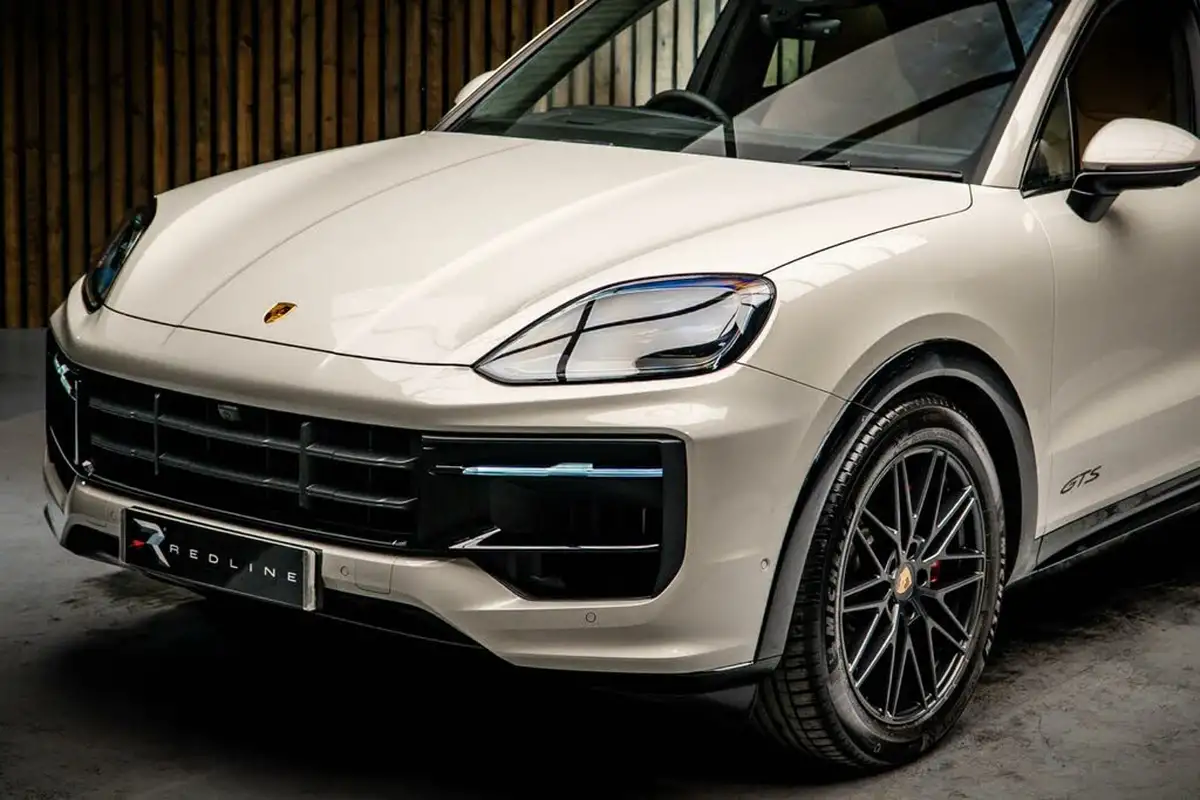 2024-porsche-cayenne-40-v8-gts-500ps-station-wagon-big-14