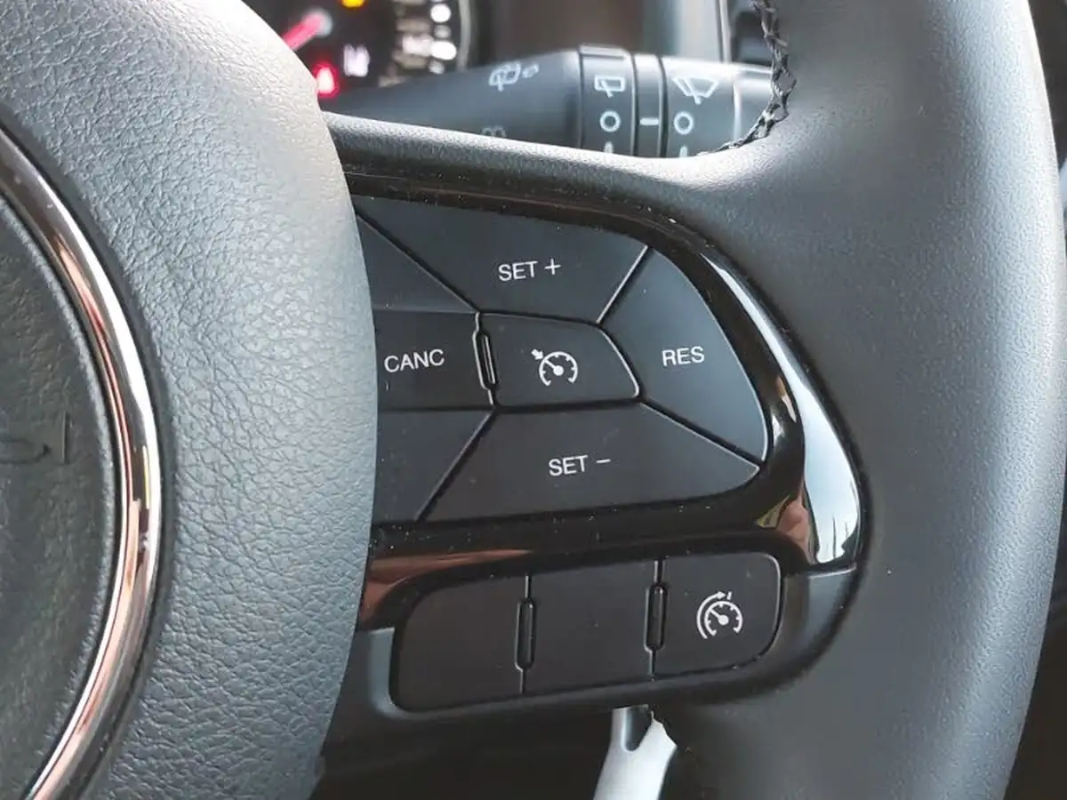 2021-jeep-renegade-10-gse-night-eagle-big-16