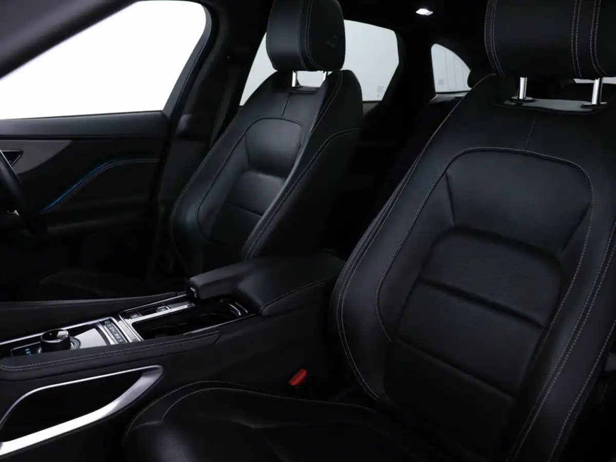 2020-jaguar-f-pace-20-i4d-chequered-flag-240ps-big-35