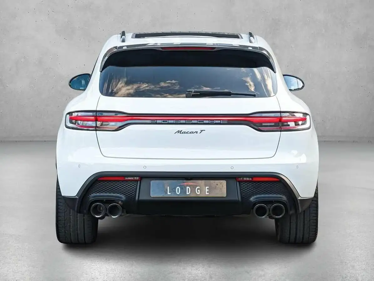 2022-porsche-macan-20-big-5