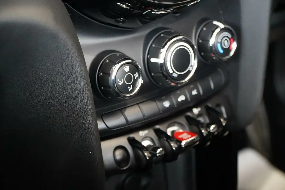 2019-mini-cooper-20-cooper-s-sport-189bhp-convertible-2d-big-24