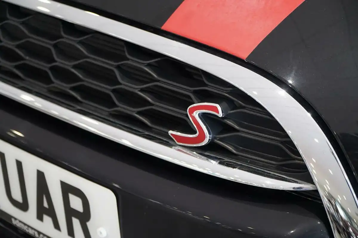 2019-mini-cooper-20-cooper-s-sport-189bhp-convertible-2d-big-48