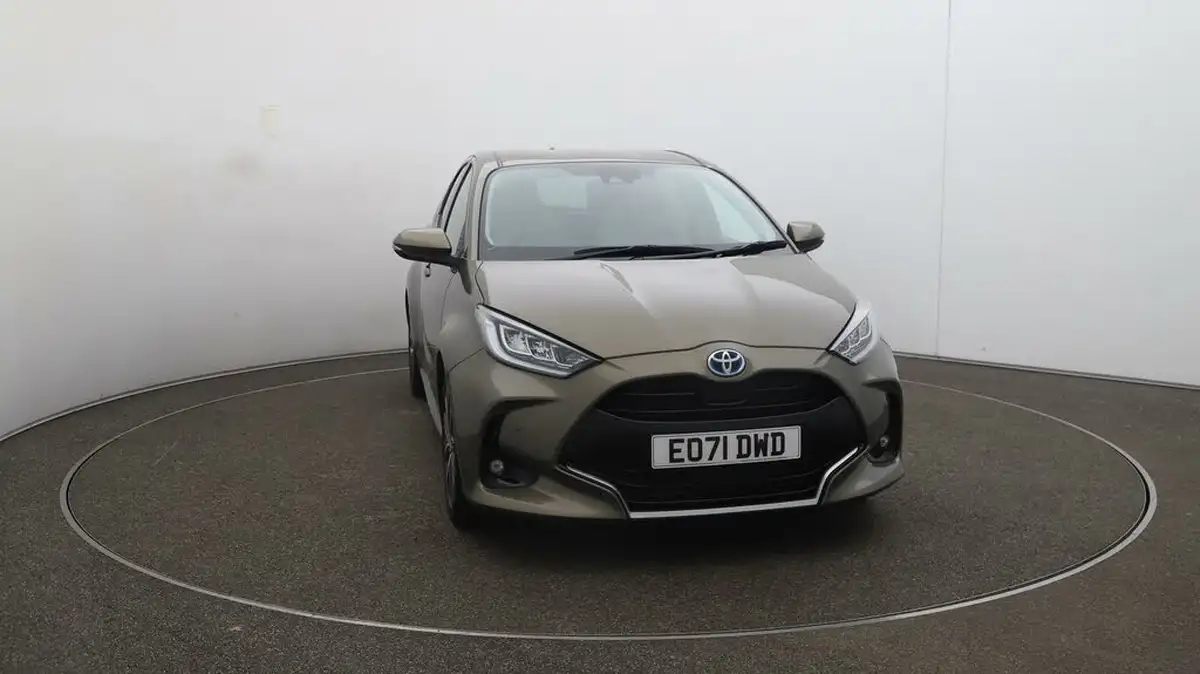 2021-toyota-yaris-15-vvt-i-excel-big-35