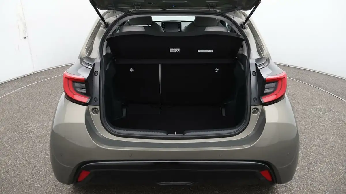 2021-toyota-yaris-15-vvt-i-excel-big-17
