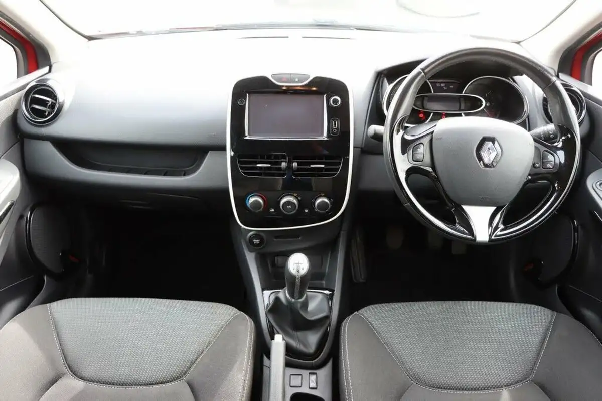 2016-renault-clio-09-tce-dynamique-nav-big-13