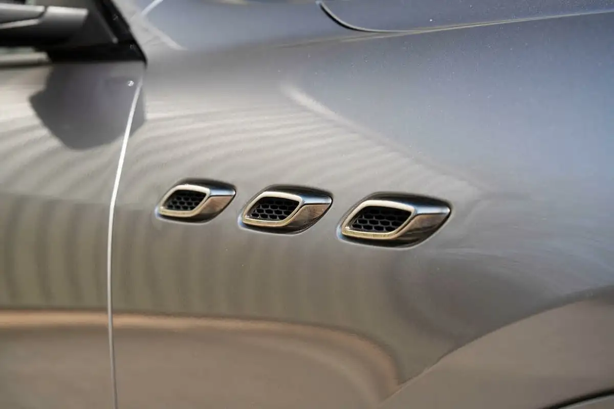 2021-maserati-levante-30-gransport-big-64