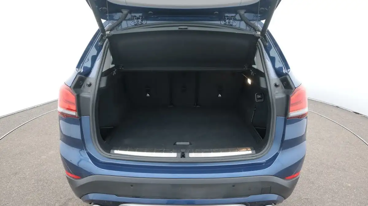 2021-bmw-x1-20-xdrive20i-xline-big-17