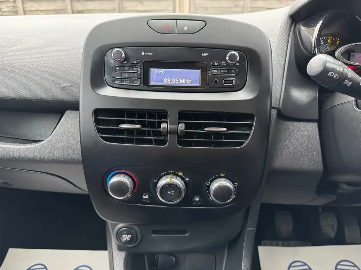 2016-renault-clio-09-tce-play-big-12