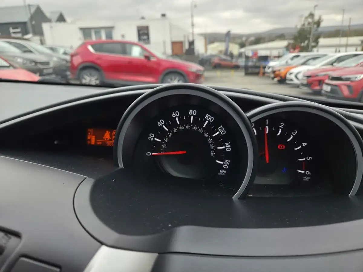 2013-toyota-verso-20td-excel-big-8