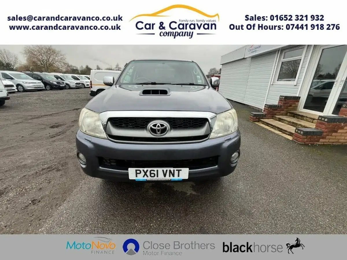 2011-toyota-hi-lux-25td-hl3-big-1