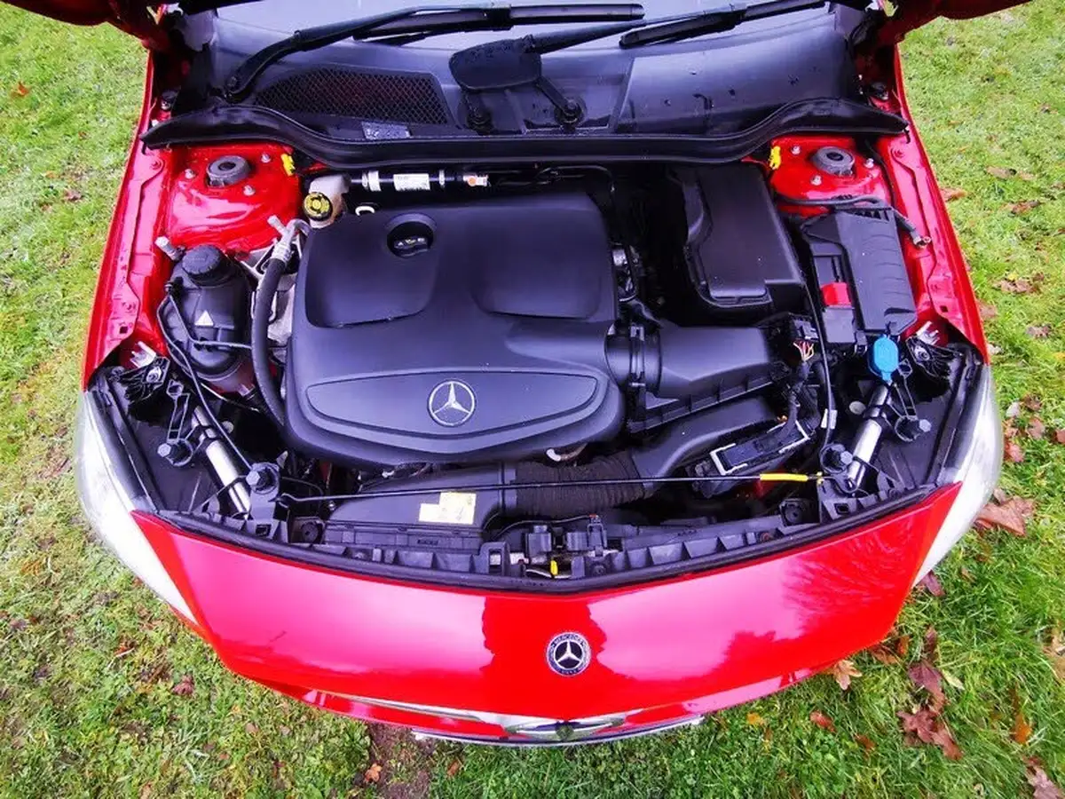 2017-mercedes-benz-a-class-16-a200-amg-line-ss-7g-dct-big-22
