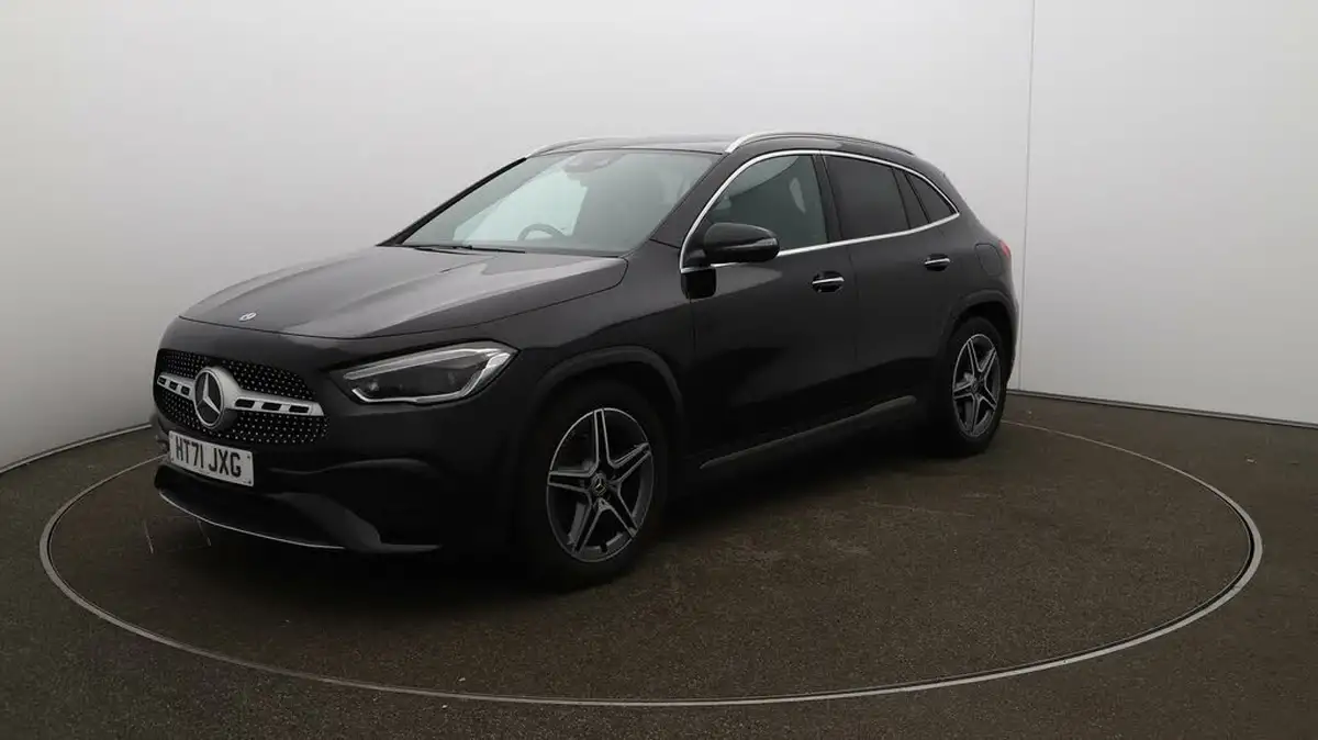 2022-mercedes-benz-gla-class-13-gla-180-amg-line-premium-plus-big-3