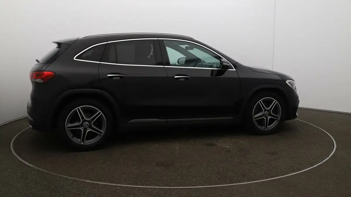 2022-mercedes-benz-gla-class-13-gla-180-amg-line-premium-plus-big-51