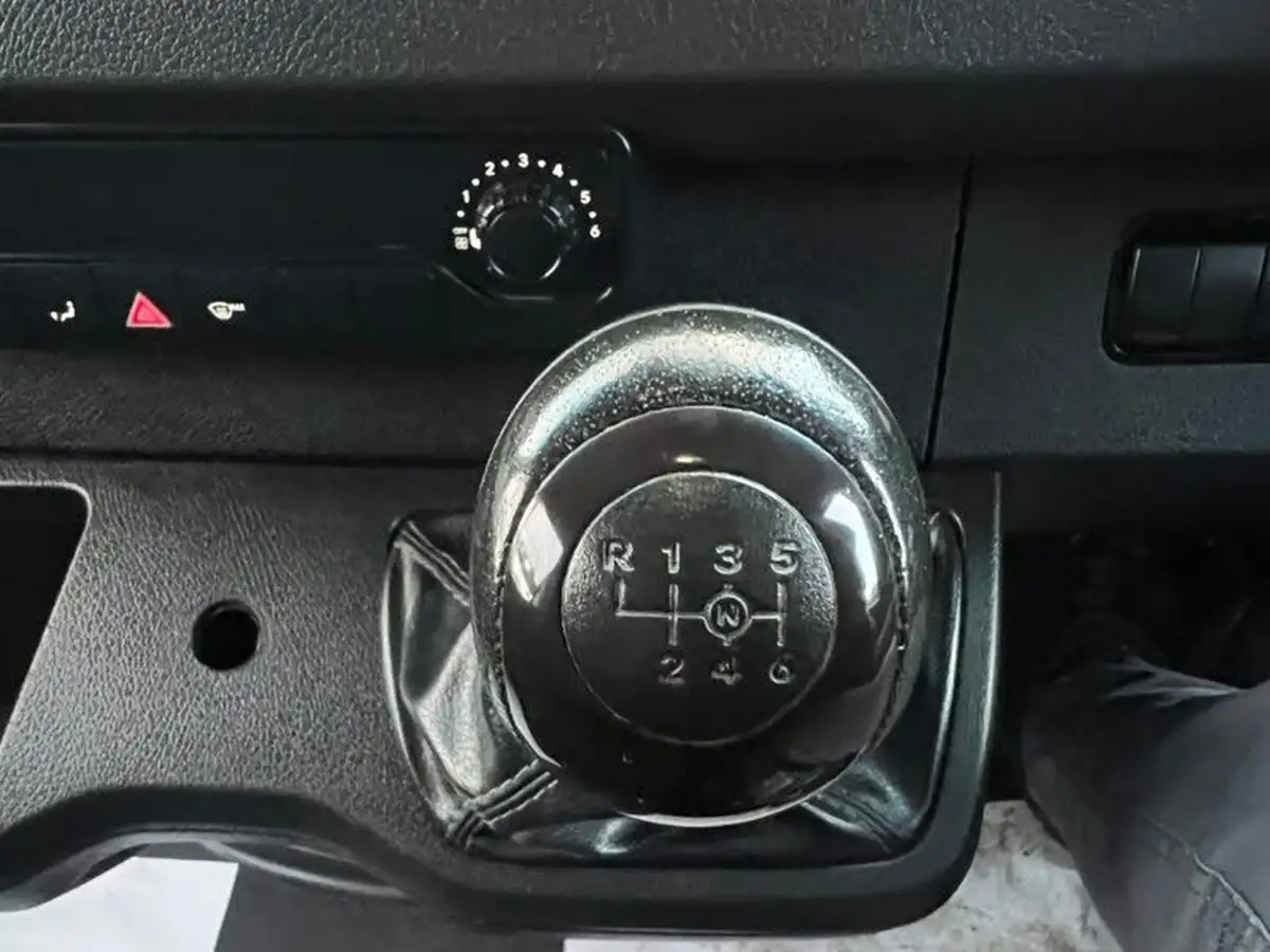 2020-mercedes-benz-sprinter-21cdi-314-l1h1-panel-van-big-46