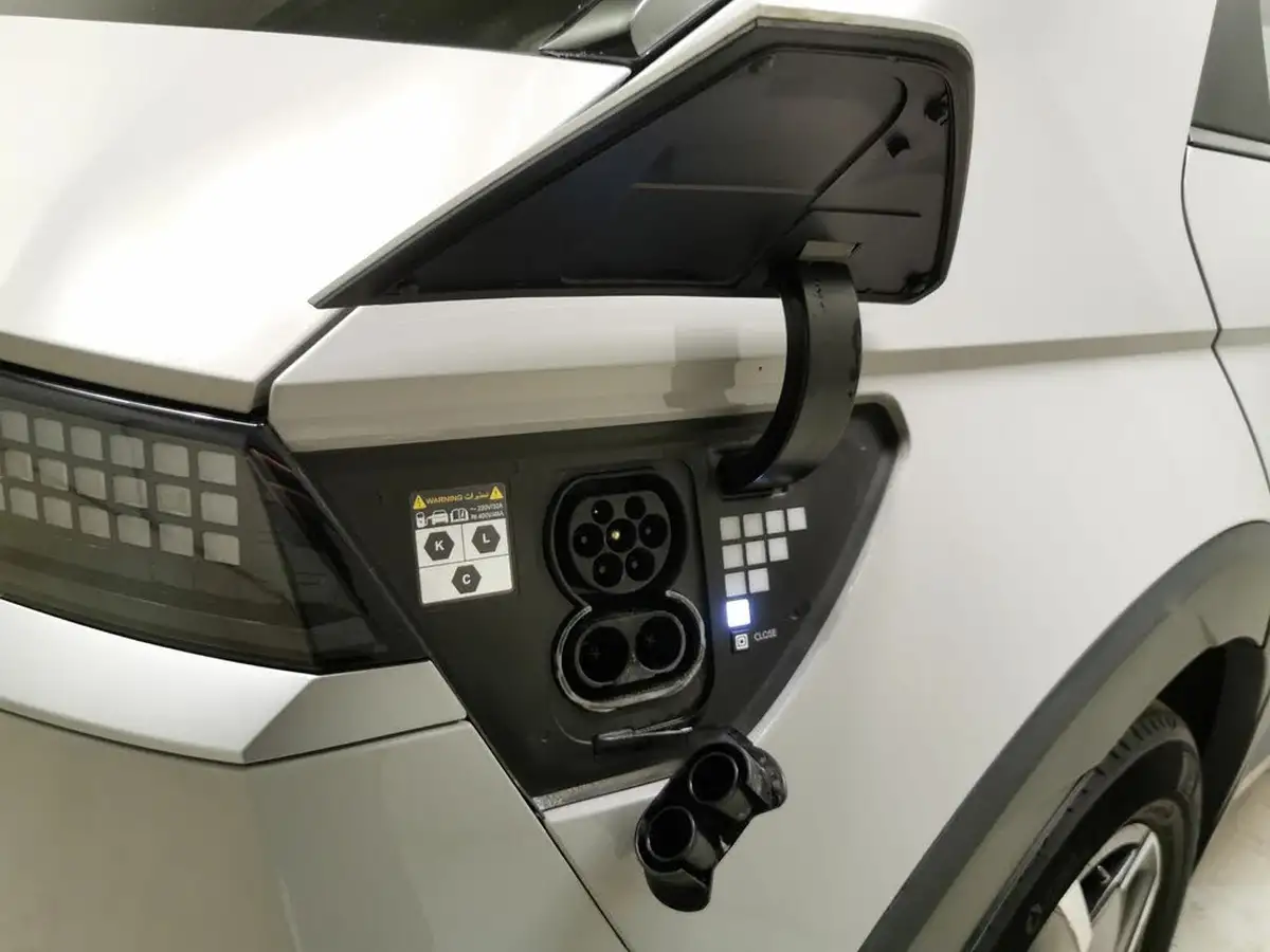 2022-hyundai-ioniq-5-e-se-connect-big-29