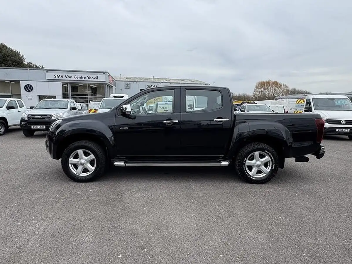 2017-isuzu-d-max-25td-yukon-huntsman-auto-big-3
