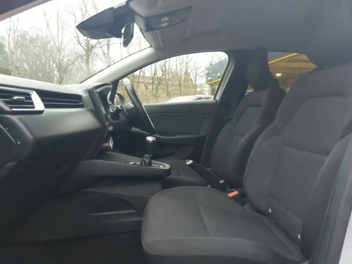 2020-renault-clio-10-sce-iconic-75bhp-big-4