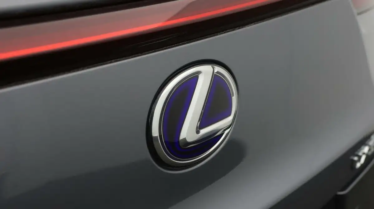 2021-lexus-ux-300e-e-ux-big-19