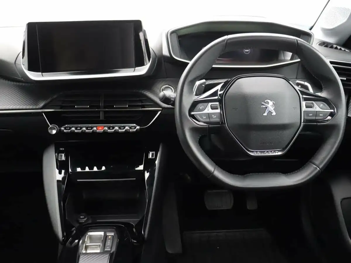 2022-peugeot-208-12-puretech-allure-premium-100bhp-eat8-big-22
