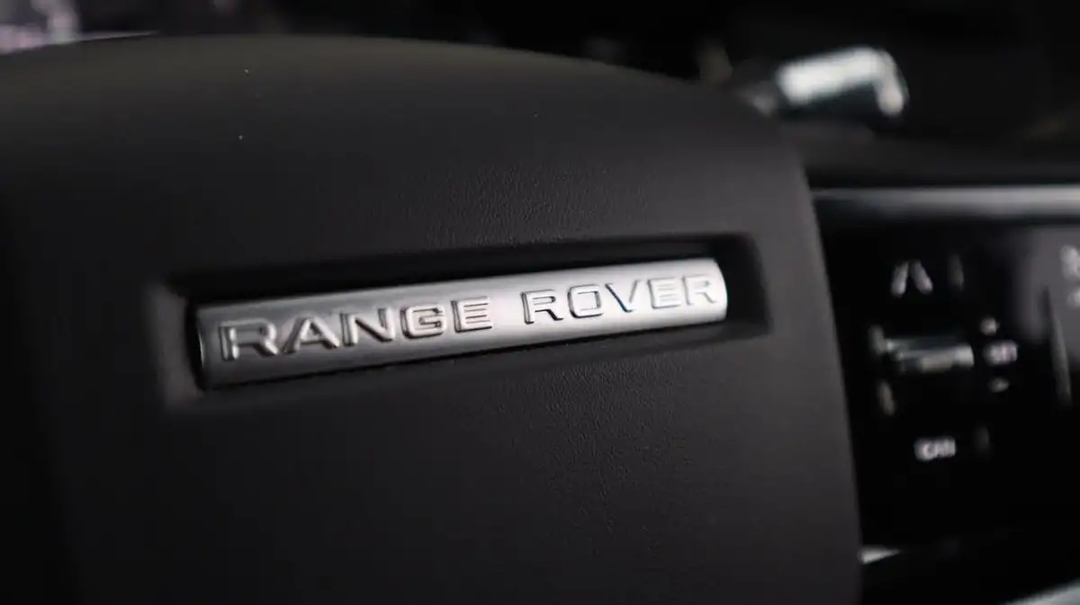 2022-land-rover-range-rover-evoque-15-p300e-r-dynamic-s-big-22