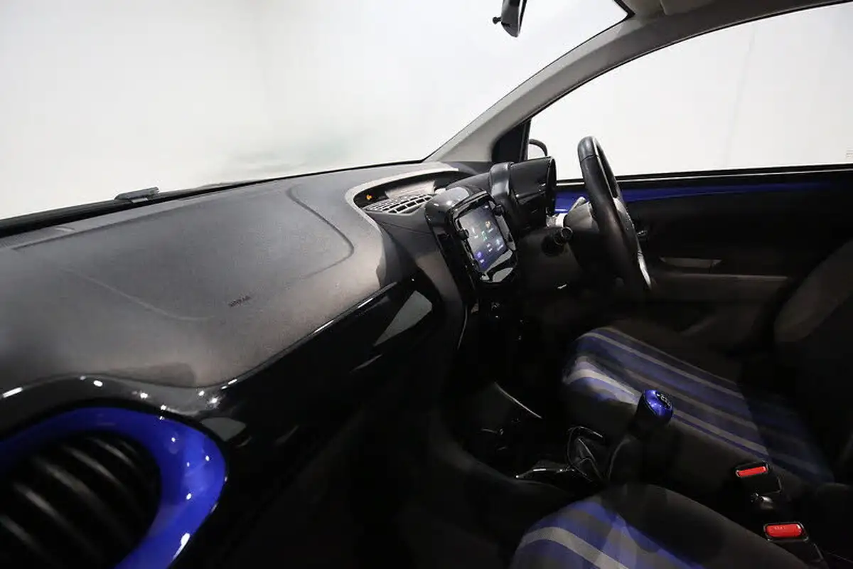 2019-peugeot-108-10-collection-hatchback-big-16