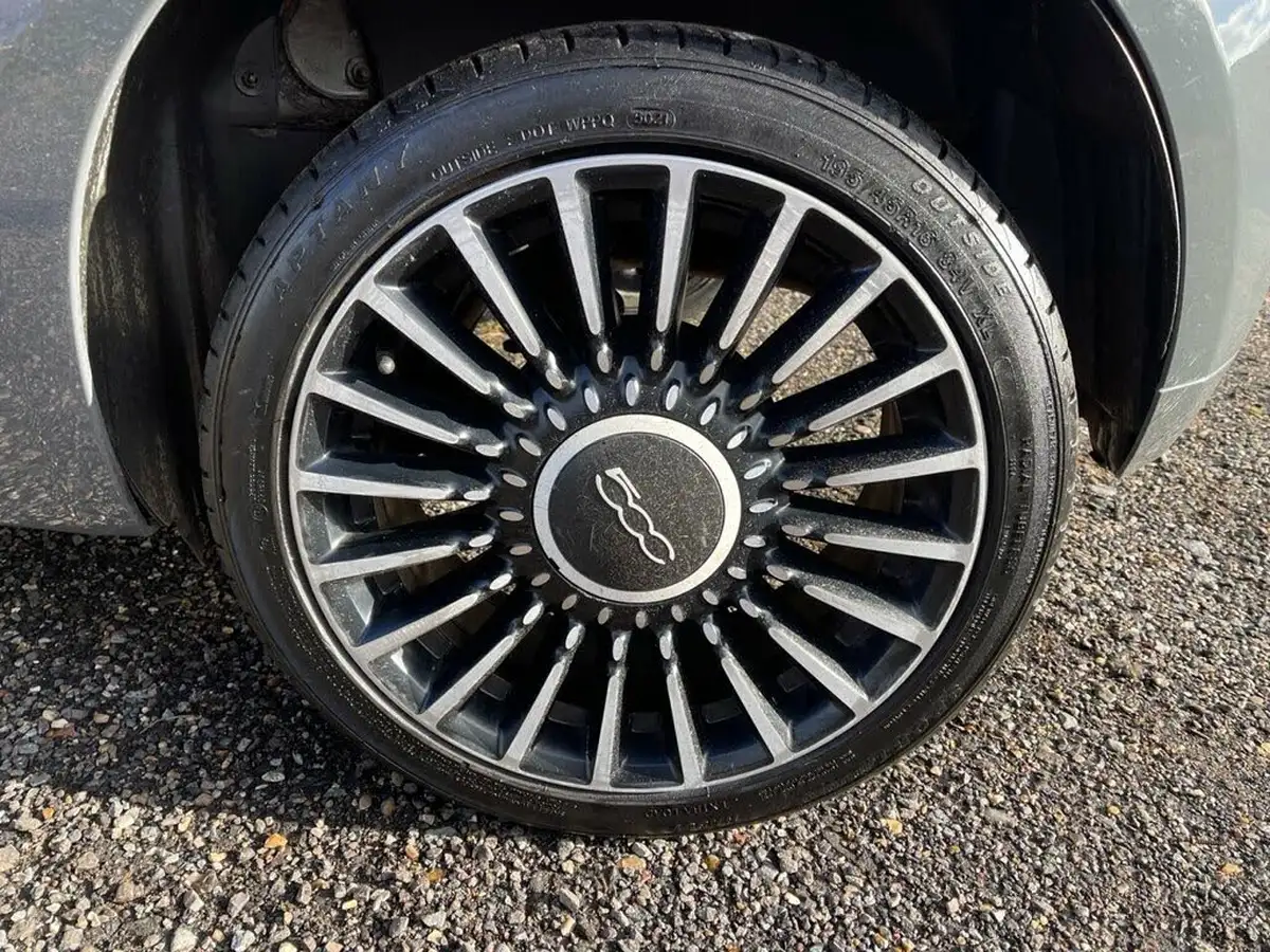 2020-fiat-500-10-launch-edition-big-40