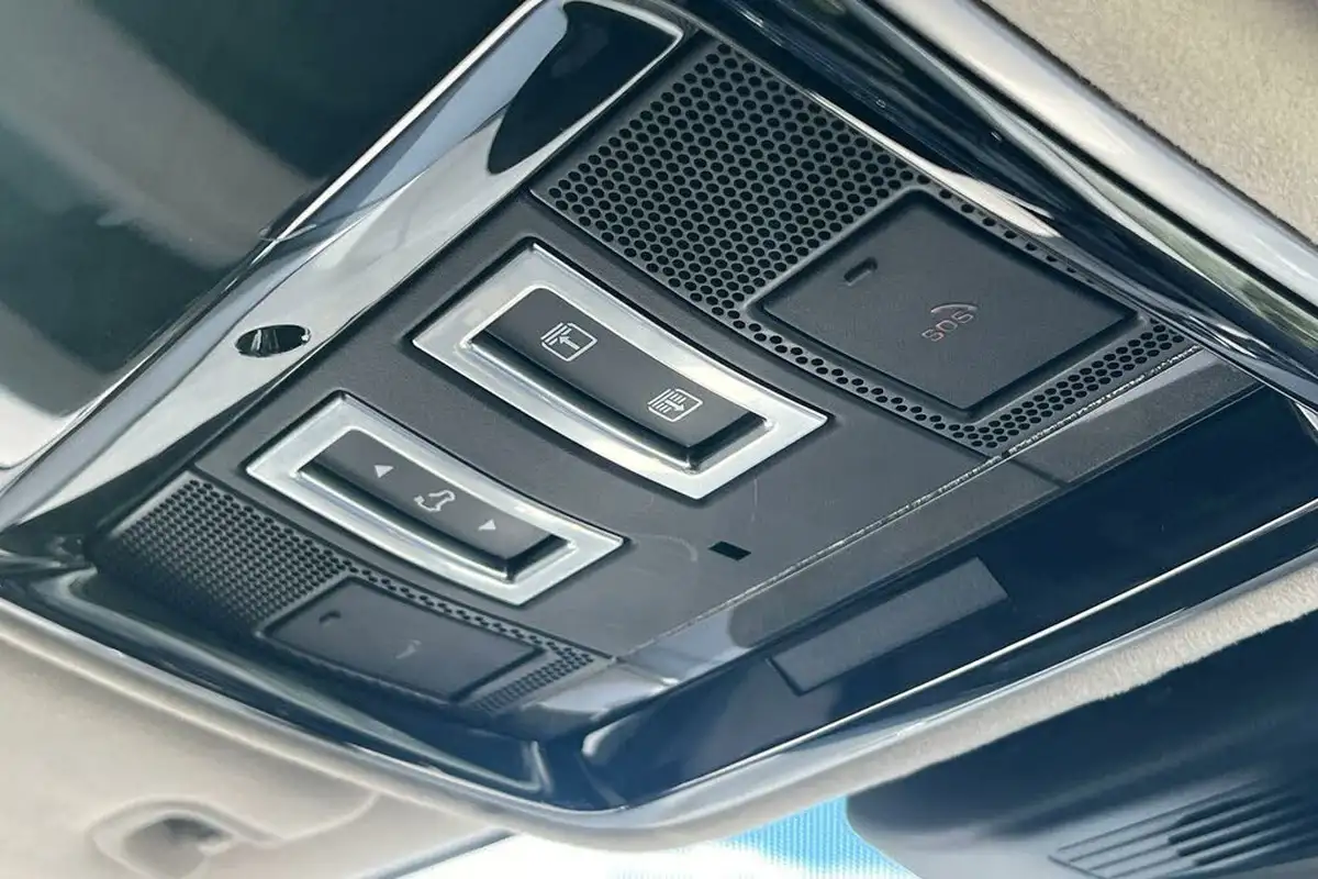2021-land-rover-range-rover-30-d300-westminster-black-big-57