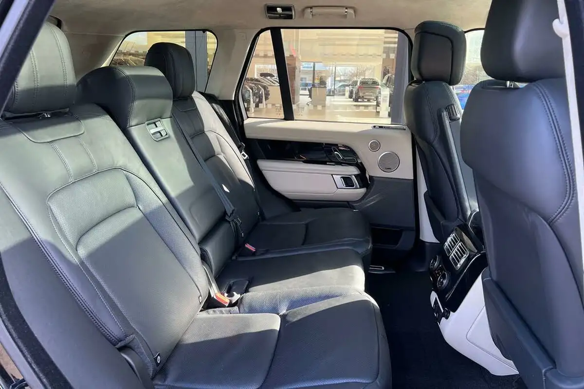 2021-land-rover-range-rover-30-d300-westminster-black-big-33