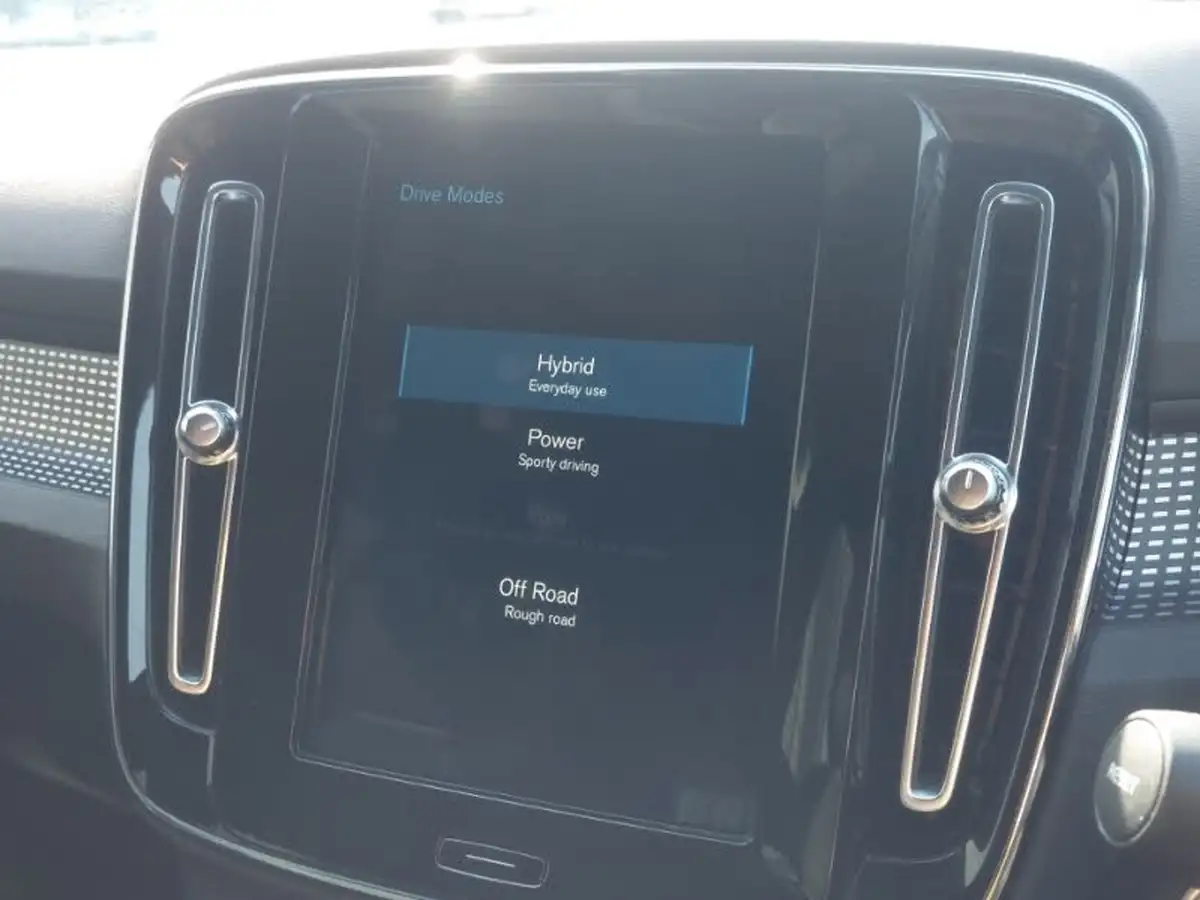 2020-volvo-xc40-15-t5-r-design-plug-in-hybrid-big-15